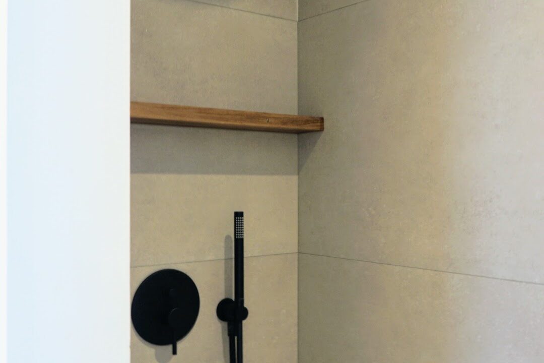 MASTER BEDROOM ENSUITE (5)